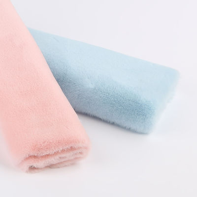 Tejido de peluche con una pila de 10-20 mm y una textura muy suave 100% de poliéster de piel de conejo