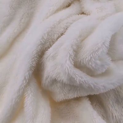 Mercado del Reino Unido 58/60" de ancho Tejido de piel de poliéster blanco con densidad de 96F