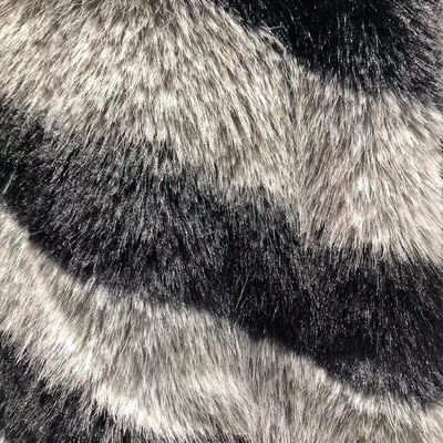 Material de fachada de poliéster al 100% Materiales textiles de piel de mujer de tela para prendas de vestir