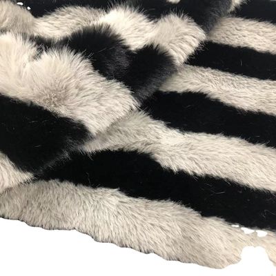 Material de fachada de poliéster al 100% Materiales textiles de piel de mujer de tela para prendas de vestir
