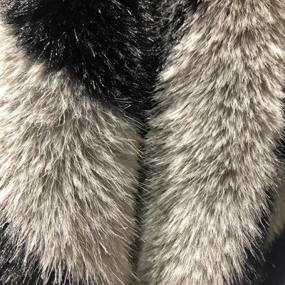 Material de fachada de poliéster al 100% Materiales textiles de piel de mujer de tela para prendas de vestir