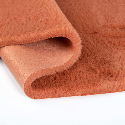 Descripción Tejido de piel de conejo falso tejido de peluche de peluche para prendas de vestir cualquier color