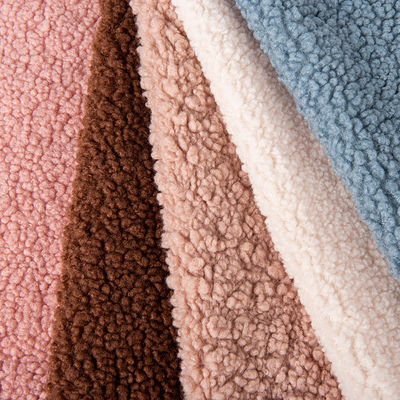 Tejido suave y acogedor 100% poliéster de color sólido de lana de sherpa para chaquetas de moda
