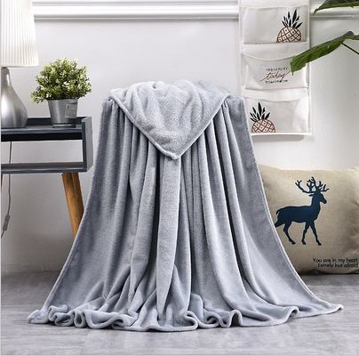Blanco para bebés de lana suave de tamaño pequeño de peluche 5-8mm antiestático listo para el envío