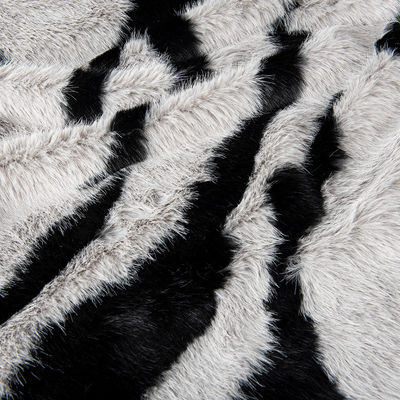 Peluche de peluche de tela de abrigo de mujer Larga piel clara Jacquard Falsa piel para contacto de densidad artificial
