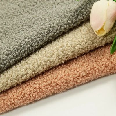 Tejido de piel de oso de peluche para abrigo de invierno ancho 58/60 "Cualquier color en PANTONE se puede suministrar
