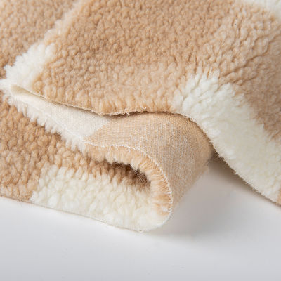 Tejido de poliéster 100% de punto Jacquard Cordero Borg Sherpa de lana para ropa