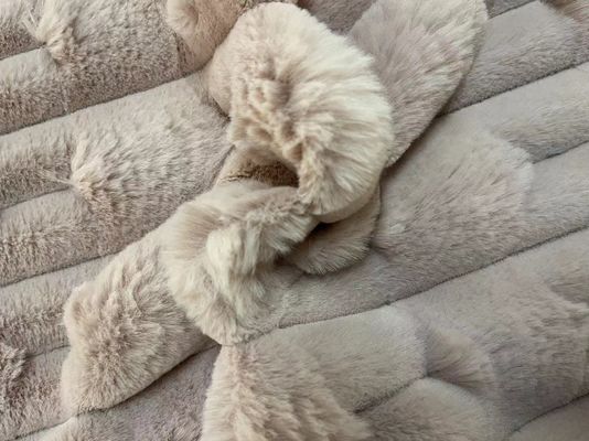 Tejido de piel falsa de pila corta suave y duradera para el hogar textil Técnicas de apoyo de punto