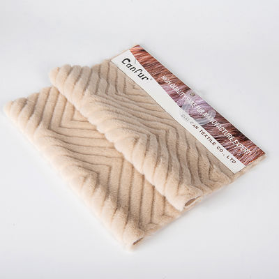 Ancho 58/60 "Color personalizado 100% poliéster cepillado Tejido de piel falsa Tejido de peluche Muestra gratuita