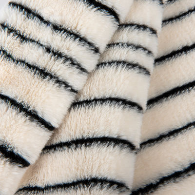 FDY Impresión para prendas de vestir Fabricación de 100 Polyester Sherpa Falsos Peludos Warp Tipo de Tejido Suede