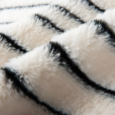 FDY Impresión para prendas de vestir Fabricación de 100 Polyester Sherpa Falsos Peludos Warp Tipo de Tejido Suede